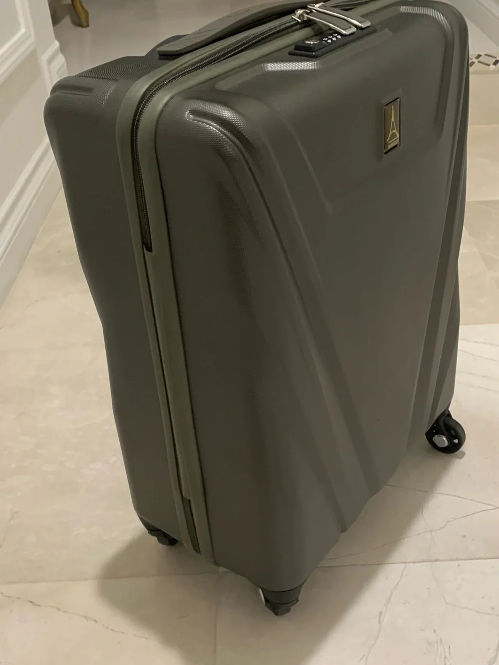 TRAVELPRO Maxlite 5 21-Inch Hardside Expandable Carry-On Spinner Luggage